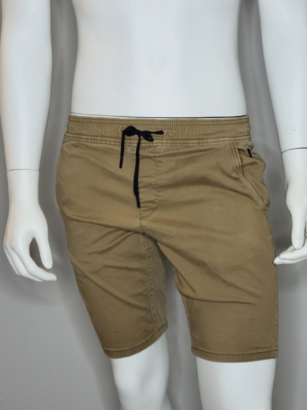 Hollister Men’s Jogger Shorts – 9" Inseam – Size 31 – Tan/Khaki